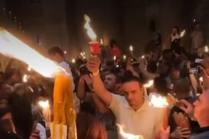 Εκπρόσωπος ΥΠΕΞ: Η Ελλάδα θα εξαντλήσει κάθε δυνατότητα μεταφοράς του Αγίου Φωτός