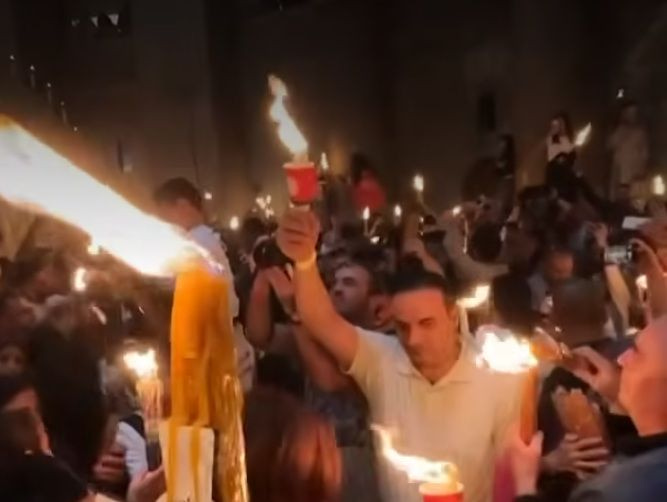 Εκπρόσωπος ΥΠΕΞ: Η Ελλάδα θα εξαντλήσει κάθε δυνατότητα μεταφοράς του Αγίου Φωτός