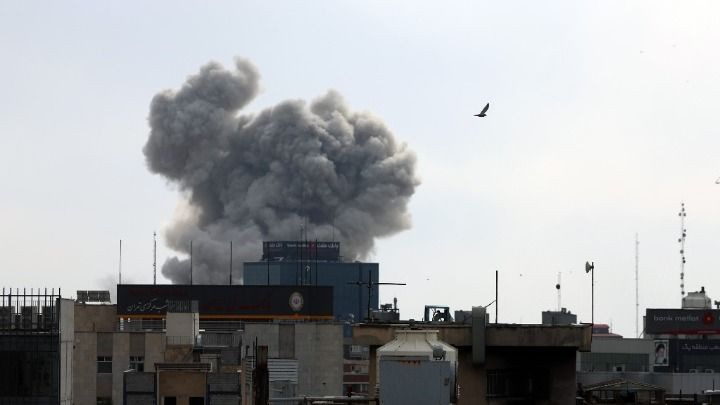 «Ταυτόχρονα πλήγματα» του ισραηλινού στρατού σε Τεχεράνη και Βηρυτό