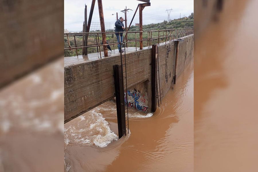 (ΦΩΤΟ-ΒΙΝΤΕΟ): Αλμυρός Ποταμός: Ποσότητες εκατομμυρίων κυβικών νερού μέσα σε δύο 24ωρα