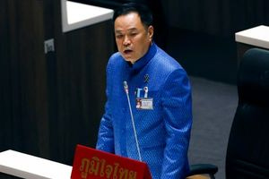 Επανεξελέγη στην πρωθυπουργία της Ταϊλάνδης ο συντηρητικός ηγέτης Ανουτίν Τσαρνβιρακούλ