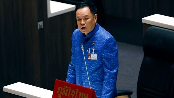 Επανεξελέγη στην πρωθυπουργία της Ταϊλάνδης ο συντηρητικός ηγέτης Ανουτίν Τσαρνβιρακούλ