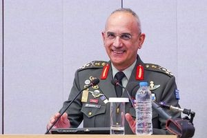 Δημήτριος Χούπης: «Κορυφαίος πολλαπλασιαστής ισχύος το έμψυχο δυναμικό των Ενόπλων Δυνάμεων»