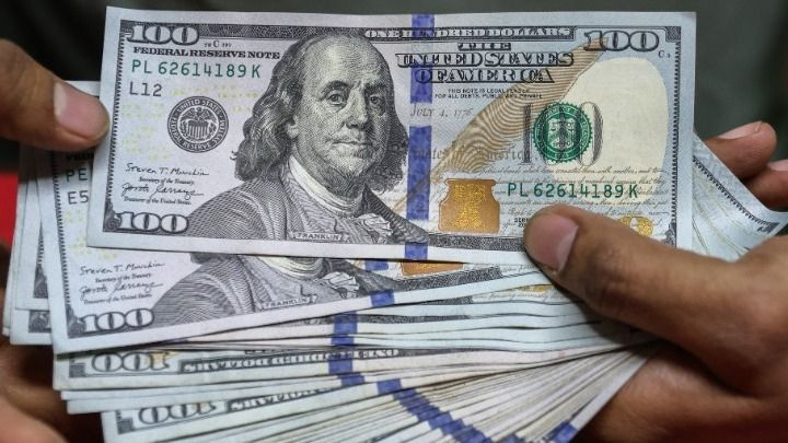 Εκτινάχθηκε η αξία του δολαρίου ως ασφαλούς καταφυγίου ως αποτέλεσμα της πολεμικής κλιμάκωσης στην Μέση Ανατολή