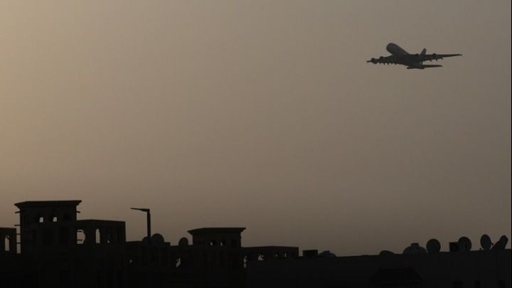 Δύο drones έπεσαν κοντά στο αεροδρόμιο του Ντουμπάι, τραυματίζοντας τέσσερις ανθρώπους
