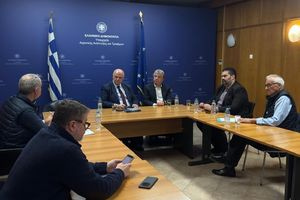 Συνάντηση στο Υπουργείο Αγροτικής Ανάπτυξης και Τροφίμων για την ελαιοκαλλιέργεια και τη στήριξη του πρωτογενούς τομέα