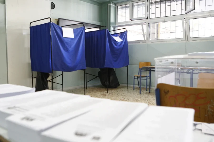 Δημοσκόπηση Pulse: Δύο μονάδες κερδίζει η ΝΔ και φτάνει στο 31,5%, το 72% επικροτεί την αμυντική συνδρομή στην Κύπρο