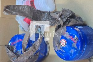 (ΦΩΤΟ): Αυτός είναι ο εκρηκτικός μηχανισμός που «έσκασε» σε σχολείο-Συνελήφθησαν οι μαθητές που την έφτιαξαν