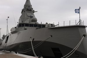 Στην Κύπρο η φρεγάτα «Κίμων» με δεύτερη ελληνική φρεγάτα που φέρει το σύστημα «Κένταυρος» και ζεύγος μαχητικών F-16