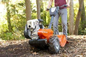 Τραγωδία: Όργωνε το χωράφι του και βρήκε φριχτό θάνατο – Εγκλωβίστηκε σε γεωργικό μηχάνημα