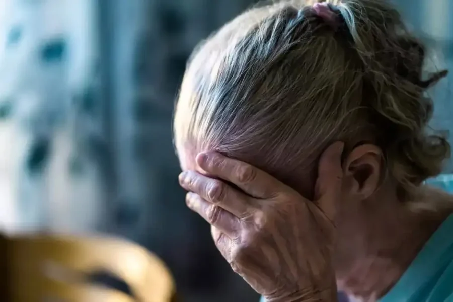 Ηράκλειο: «Μαϊμού» υπάλληλος της ΔΕΔΔΗΕ «άρπαξε» χρήματα από ηλικιωμένη