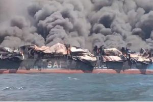 Το Ιράν κατέστρεψε άλλο ένα πετρελαιοφόρο που επιχείρησε να περάσει από το Στενό του Ορμούζ χωρίς άδεια