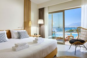 Οι τουρίστες δίνουν στην Κρήτη «ασημένιο» μετάλλιο για τα ξενοδοχεία της