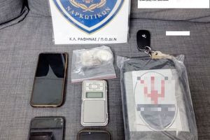 Σύλληψη 40χρονου και 67χρονου για 1,1 κιλά κοκαΐνης από στελέχη του Κεντρικού Λιμεναρχείου Ραφήνας