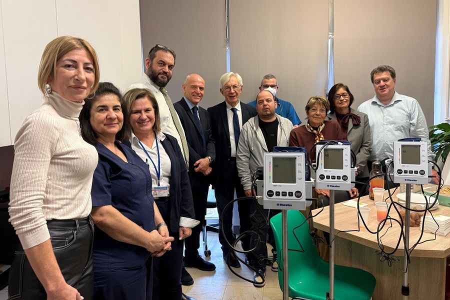 MINOAN LINES: Δώρισε τέσσερα ψηφιακά τροχήλατα πιεσόμετρα στον Σύλλογο Νεφροπαθών Μεταμοσχευμένων εκ Νεφρού Περιφέρειας Ηρακλείου «Αναγεννιέμαι»