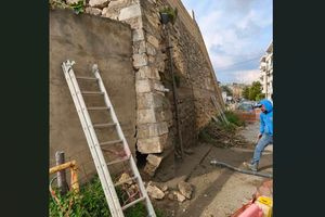 Δήμου Ρεθύμνου: Προσωρινή αποκατάσταση τοιχίου στην οδό Χατζημιχάλη Γιάνναρη