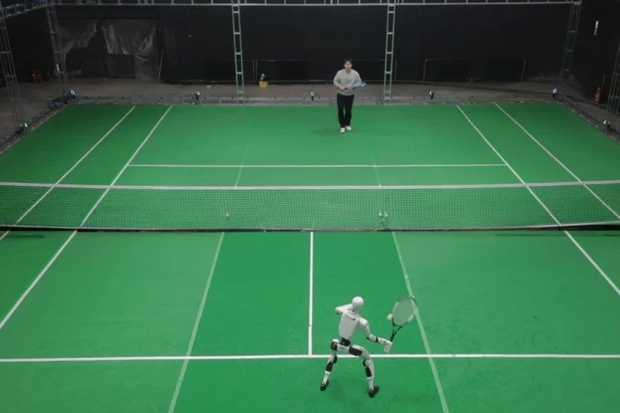 Ανθρωποειδές ρομπότ νέας γενιάς παίζει τένις με ακρίβεια 96%