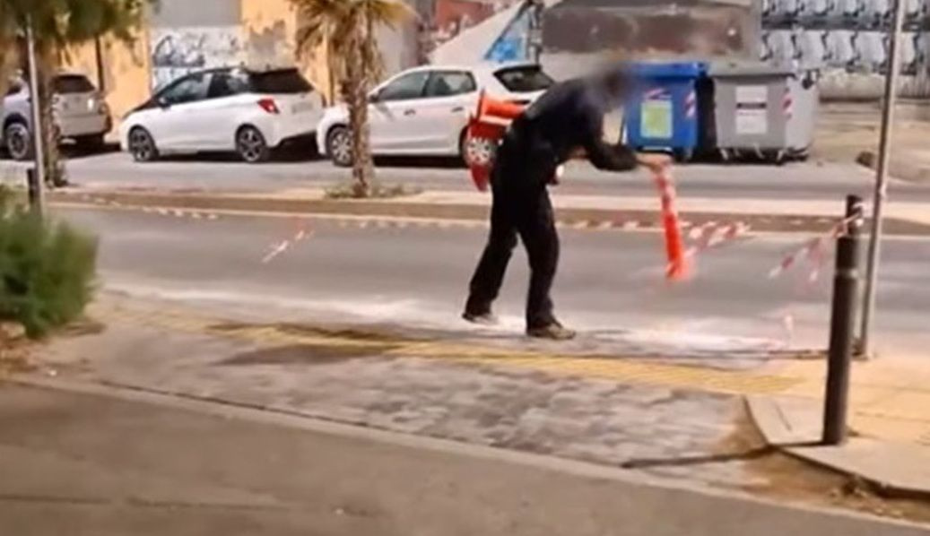 ΒΙΝΤΕΟ: Ο Ρουβίκωνας για τις θέσεις πάρκινγκ στα Ενετικά Τείχη – Σπάσιμο της μπάρας στάθμευσης