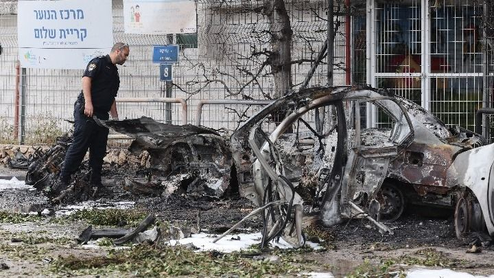 Δυο νεκροί κοντά στο Τελ Αβίβ εξαιτίας πλήγματος πυραύλου του Ιράν