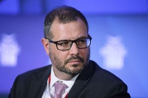 «Μαξιλάρια» κι «αναχώματα» για τις ενεργειακές αναταράξεις εξαιτίας των εξελίξεων στο Ιράν