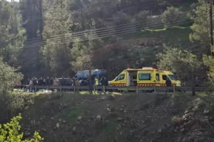 Τροχαίο με σχολικό λεωφορείο στην Κύπρο: 13 τραυματίες από τη σύγκρουση