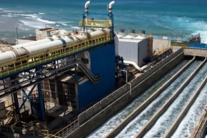 Παραγωγή χωρίς βροχή: Το Μαρόκο αντλεί θαλασσινό νερό για την άρδευση των καλλιεργειών στην έρημο