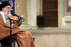 Ιράν: Ποιος θα αναλάβει τα ηνία μετά την εξόντωση του Χαμενεΐ; Οι πιθανοί διάδοχοι σε ένα θολό τοπίο