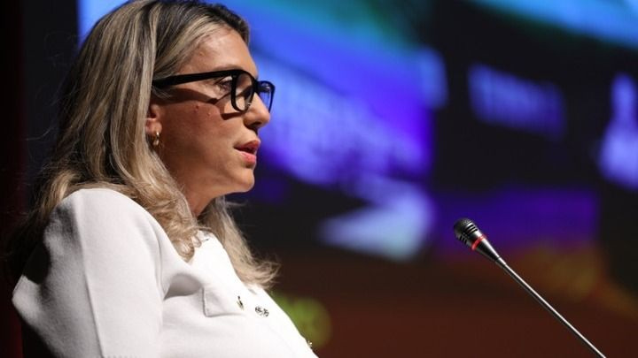 Άννα Καραμανλή: Ο ελληνικός τουρισμός παρακολουθεί τις γεωπολιτικές εξελίξεις «με προσοχή αλλά και ψυχραιμία»