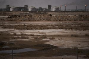 Μέση Ανατολή: Το Ιράν ανέλαβε την ευθύνη για τις επιθέσεις σε βιομηχανίες αλουμινίου – Οι Χούθι μπαίνουν στον πόλεμο