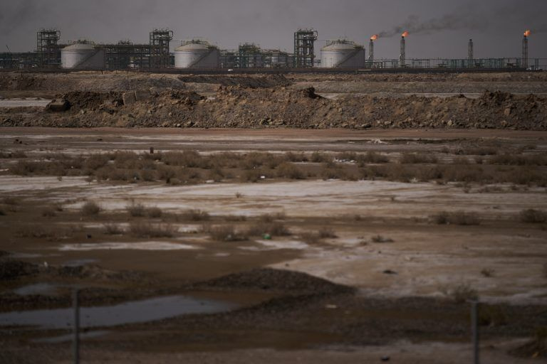 Μέση Ανατολή: Το Ιράν ανέλαβε την ευθύνη για τις επιθέσεις σε βιομηχανίες αλουμινίου – Οι Χούθι μπαίνουν στον πόλεμο