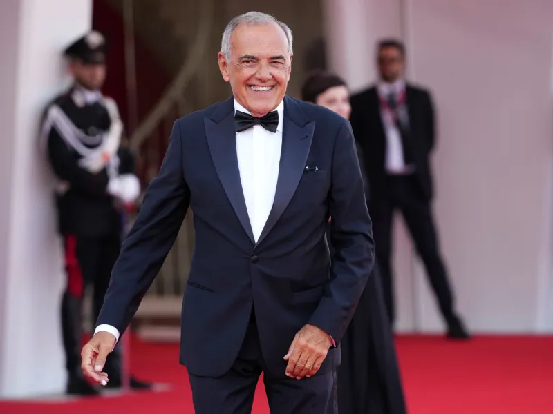 Ο Αλμπέρτο Μπαρμπέρα παραμένει επικεφαλής του Φεστιβάλ της Βενετίας