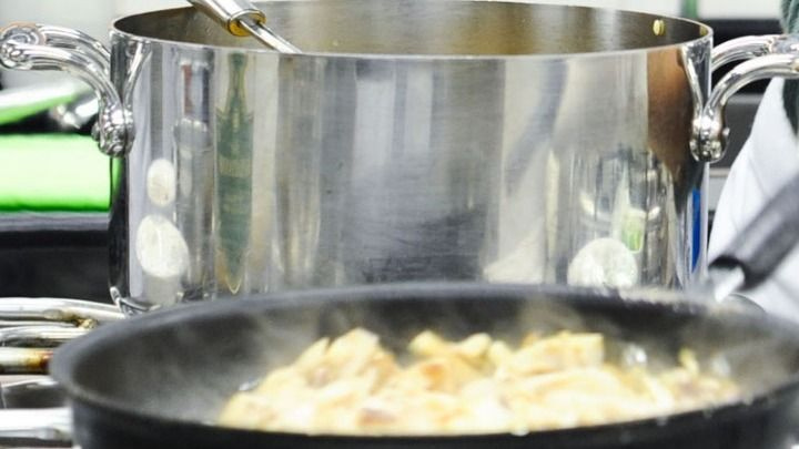 Το μαγείρεμα σπιτικού γεύματος μειώνει τον κίνδυνο άνοιας στους ηλικιωμένους