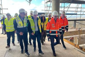 Στο μεγαλύτερο εργοτάξιο της χώρας ο Λευτέρης Αυγενάκης: Επίσκεψη στο Νέο Διεθνές Αεροδρόμιο Καστελλίου