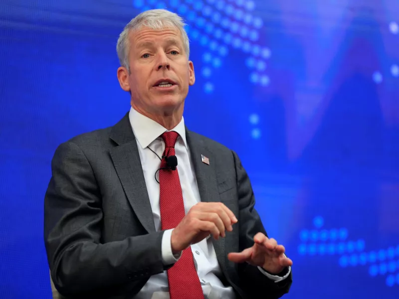 Kρις Ράιτ: Οι ΗΠΑ δεν στοχεύουν να πλήξουν την πετρελαϊκή βιομηχανία του Ιράν