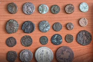 Στα χέρια της ΕΛ.ΑΣ. 41χρονος με 22 αρχαία νομίσματα