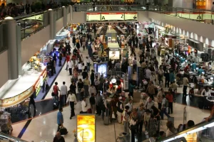 Σε επιφυλακή το ΥΠΕΞ για τον επαναπατρισμό των Ελλήνων από τη Μέση Ανατολή – Μαζική εκκένωση μόλις αποκατασταθεί η δυνατότητα πτήσεων