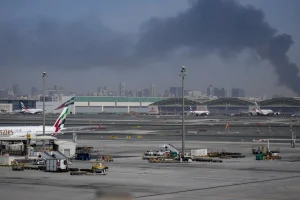 Ανάλυση Bloomberg: Πώς οι ιρανικές επιθέσεις στο Ντουμπάι κλονίζουν έναν επίγειο παράδεισο ασφαλείας