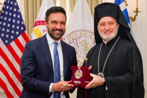Συνάντηση Ελπιδοφόρου με τον δήμαρχο Νέας Υόρκης Ζοχράν Μαμντάνι στην έδρα της Αρχιεπισκοπής.