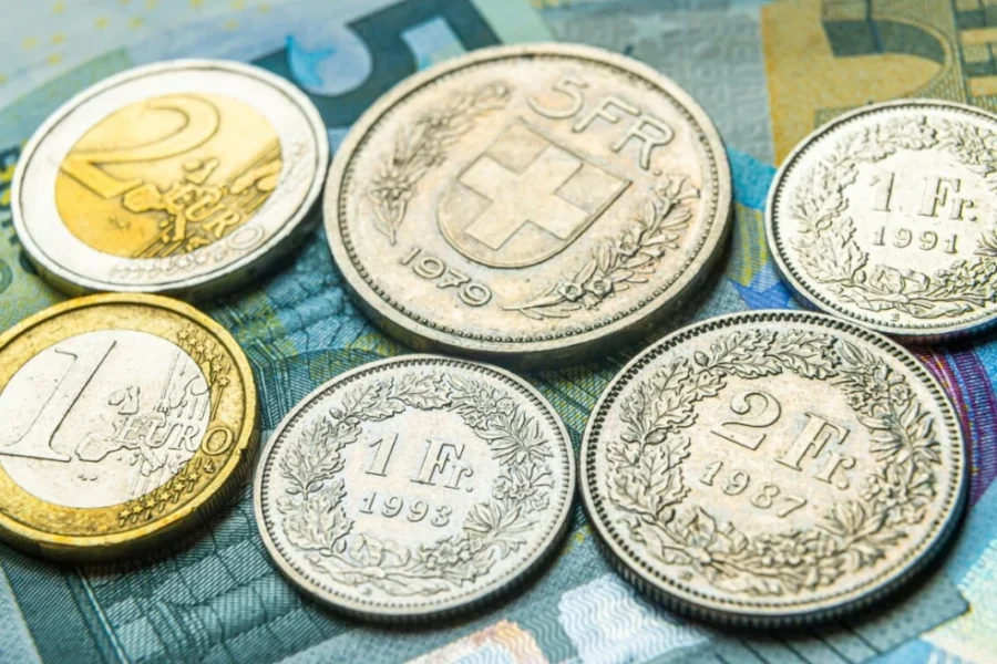 Ο πόλεμος στη Μ. Ανατολή αυξάνει το κόστος για τους δανειολήπτες σε ελβετικό φράγκο – «Ανάχωμα» η ρύθμιση του ΥΠΟΙΚ, με μείωση δόσεων έως 42%