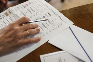 Ψηφίζεται σήμερα η επιστολική ψήφος και η τριεδρική για τους απόδημους Έλληνες: Τι αλλάζει με τις εκλογικές περιφέρειες