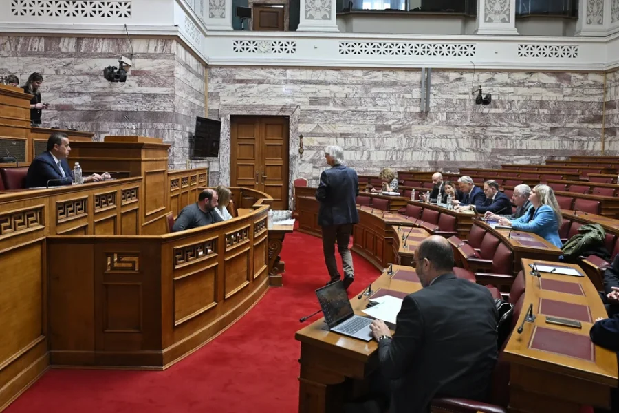 Βουλή: Ολοκληρώθηκε η επεξεργασία της Ενεργειακής Συμφωνίας με CHEVRON και «HELLENiQ»