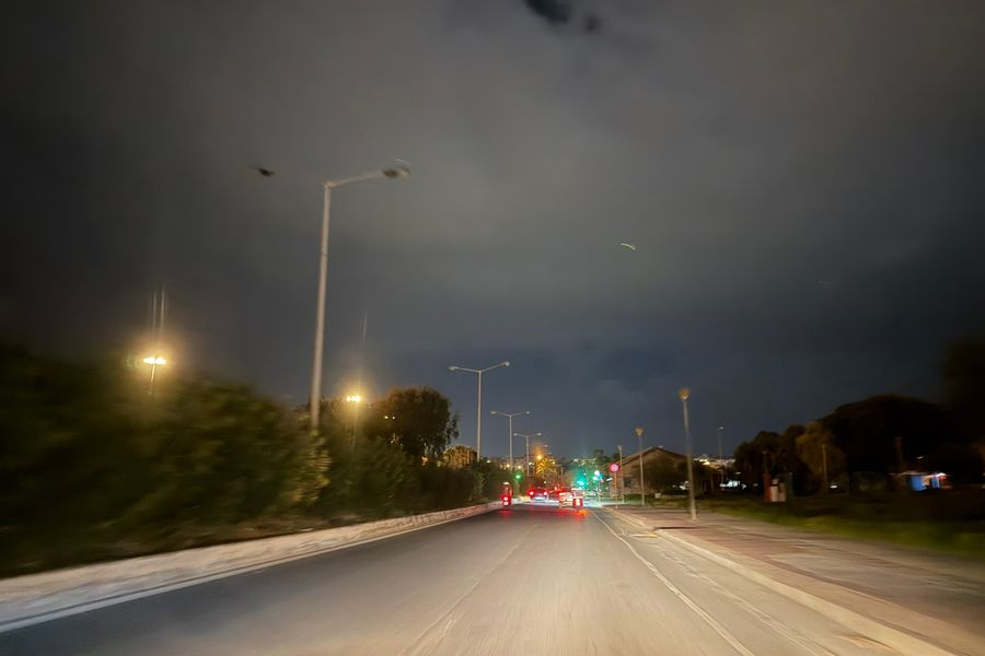 Στο σκοτάδι η παραλιακή Λεωφόρος του Ηρακλείου – Εκτός λειτουργίας και αρκετά φανάρια