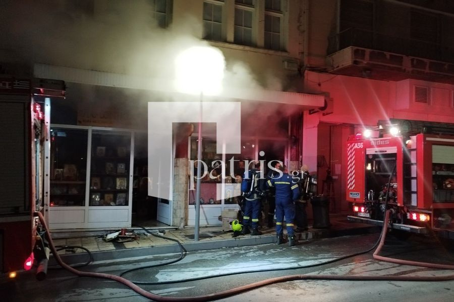 (ΦΩΤΟ) Ηράκλειο: Φωτιά σε κατάστημα με εκκλησιαστικά είδη