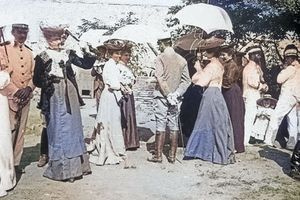 Πάρτι των αξιωματικών στην Κρήτη