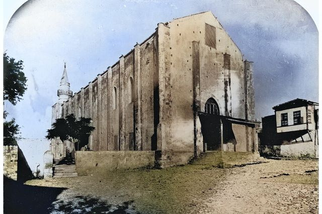 Ο ναός του Σωτήρα στο Βαλιδέ Τζαμί