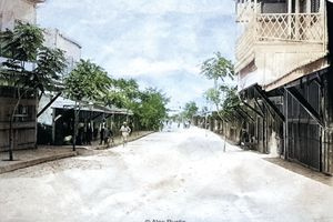 Είναι η λεγόμενη «πλατειά Στράτα», η σημερινή λεωφόρος Καλοκαιρινού!