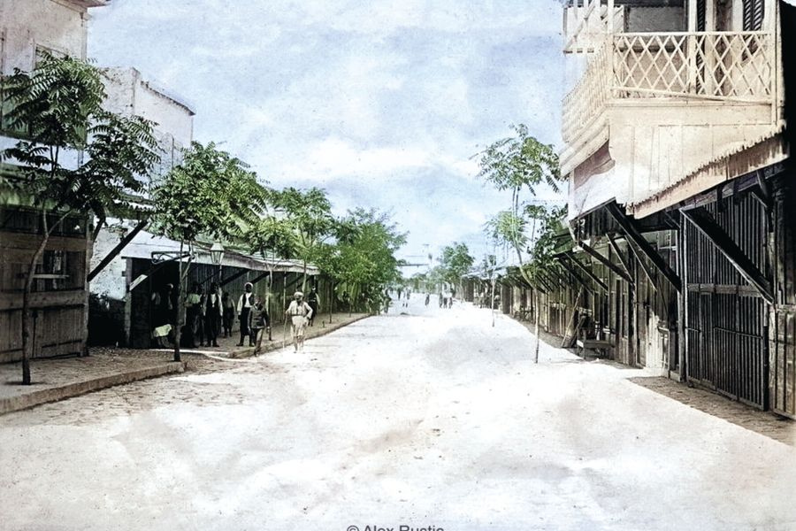 Είναι η λεγόμενη «πλατειά Στράτα», η σημερινή λεωφόρος Καλοκαιρινού!