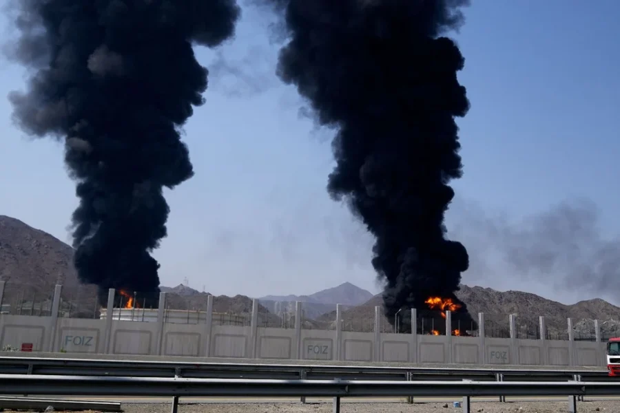 Το Ιράν απειλεί στόχους των ΗΠΑ στα Εμιράτα