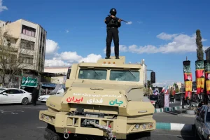 Οι Φρουροί της Επανάστασης απειλούν ότι θα χτυπήσουν αμερικανικές εταιρείες στη Μέση Ανατολή