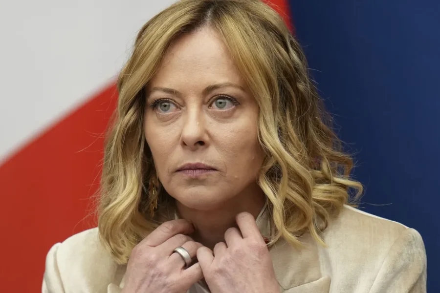 Μελόνι: Η Ιταλία «δεν βρίσκεται σε πόλεμο και δεν σκοπεύει να γίνει μέρος του πολέμου»